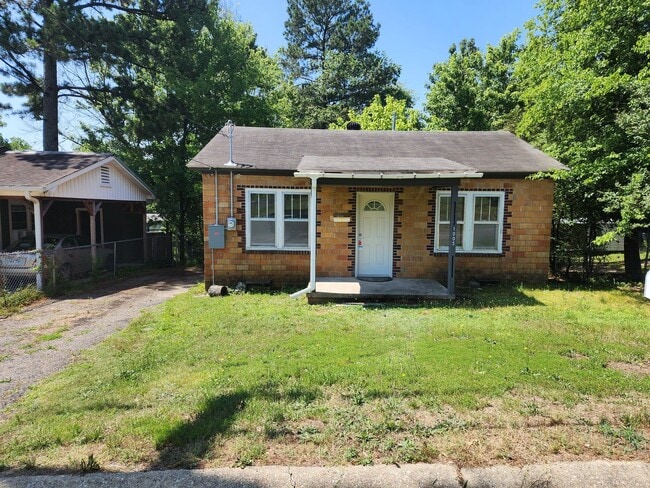 Primary Photo - 1005 W St Louis St