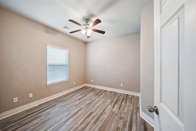 Building Photo - 14103 Overstreet Dr