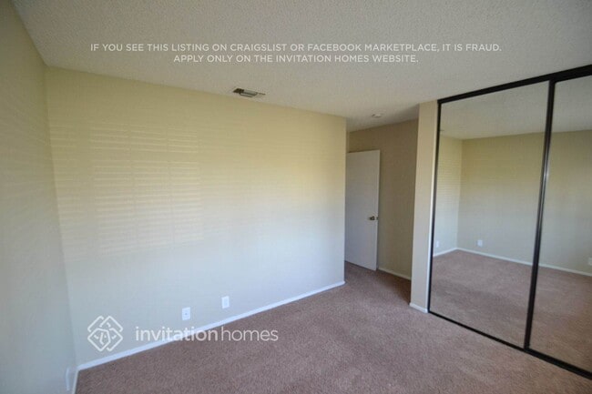 Building Photo - 318 W Tenth Pl