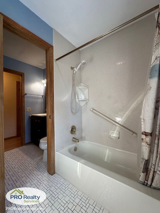 Building Photo - 3 Bedroom Home in Crystal