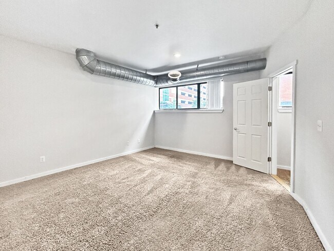 Building Photo - $0 DEPOSIT OPTION. 2 BED 2.5 BATH CONDO AT...