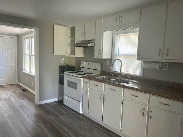 Building Photo - 3247 Clover Dr