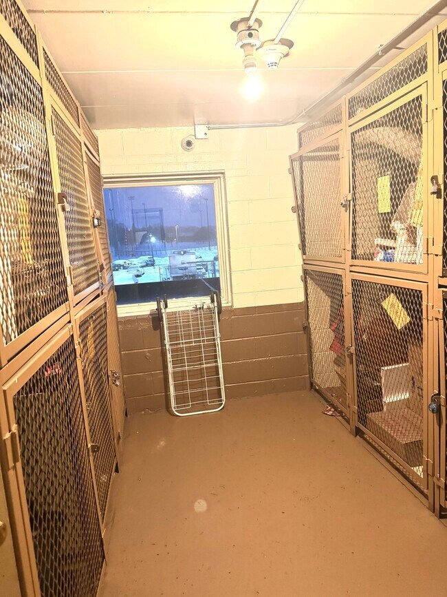 Building Photo - 300 S Roselle Rd