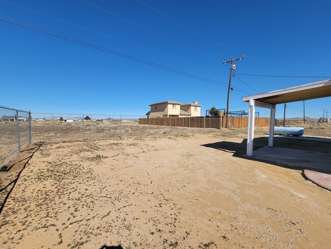 Building Photo - For Rent – 3 Bed / 2 Bath Single Family Ho...