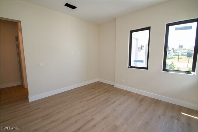 Building Photo - 5826 Jasper Wy