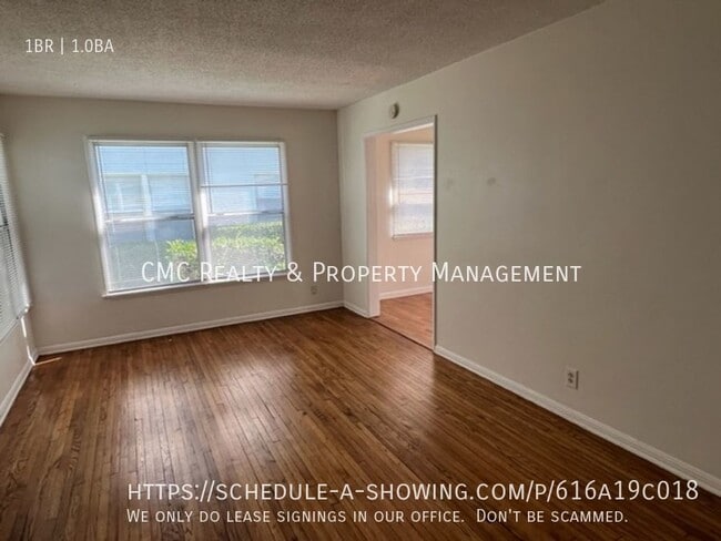 Building Photo - 4512 N Banner Dr