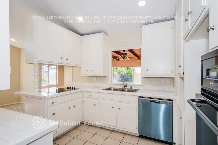 Building Photo - 1135 Erica St