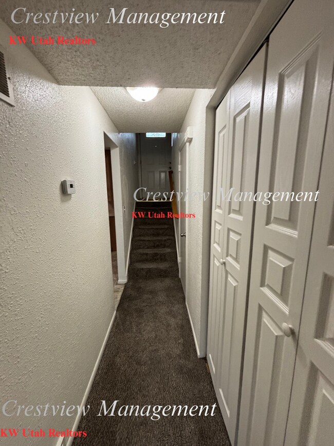 Building Photo - Tanner Duplex
