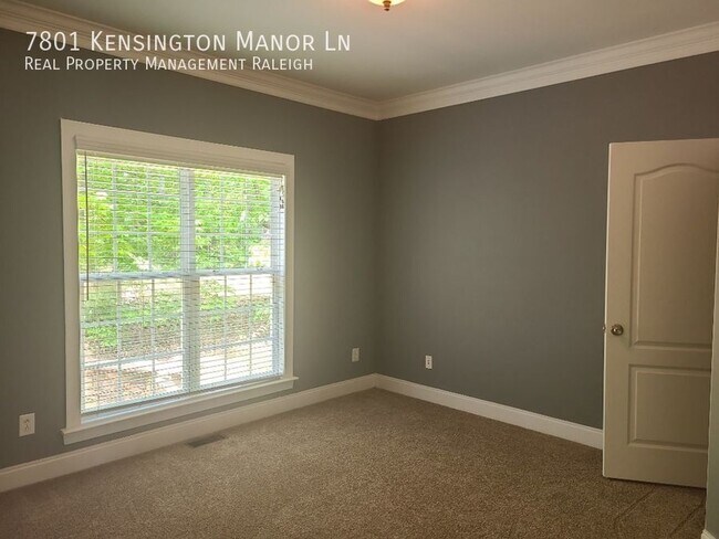 Building Photo - 7801 Kensington Manor Ln