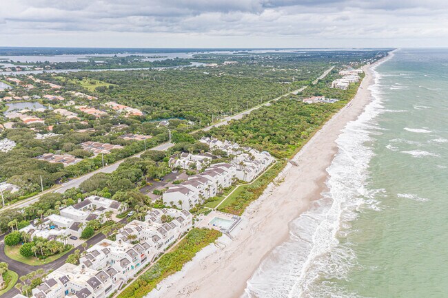 Building Photo - 8444 Oceanside Dr