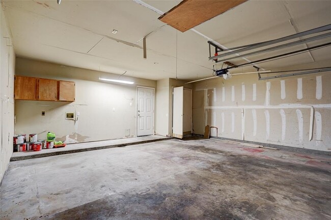 Building Photo - 2122 Jasmine Path