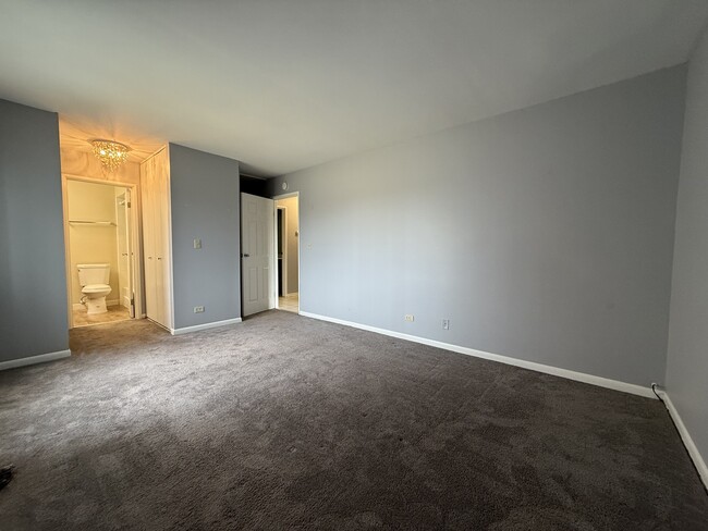 Building Photo - 3108 Roberts Dr