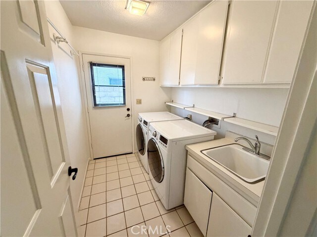 Building Photo - 10 Wickland
