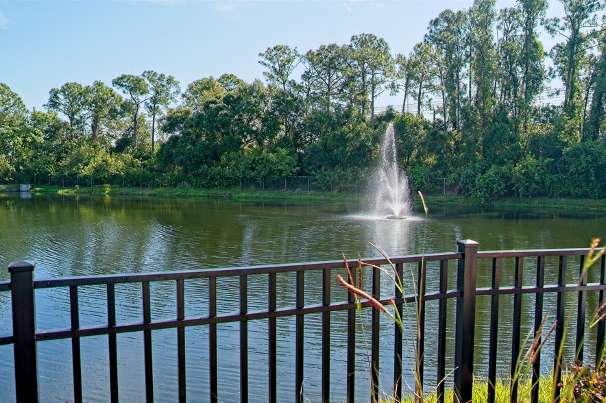 Las Palmas ponds - 5681 Bentgrass Dr