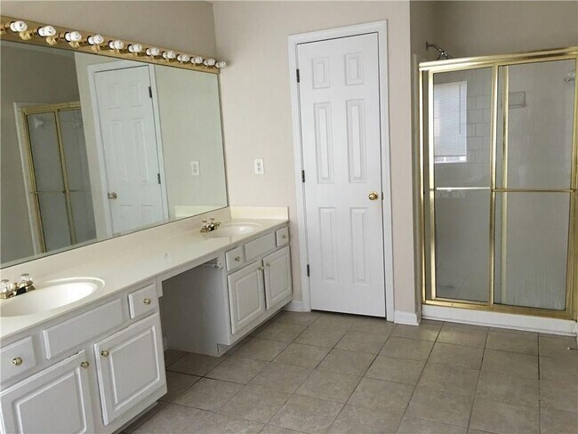 Building Photo - 655 Alstonefield Dr