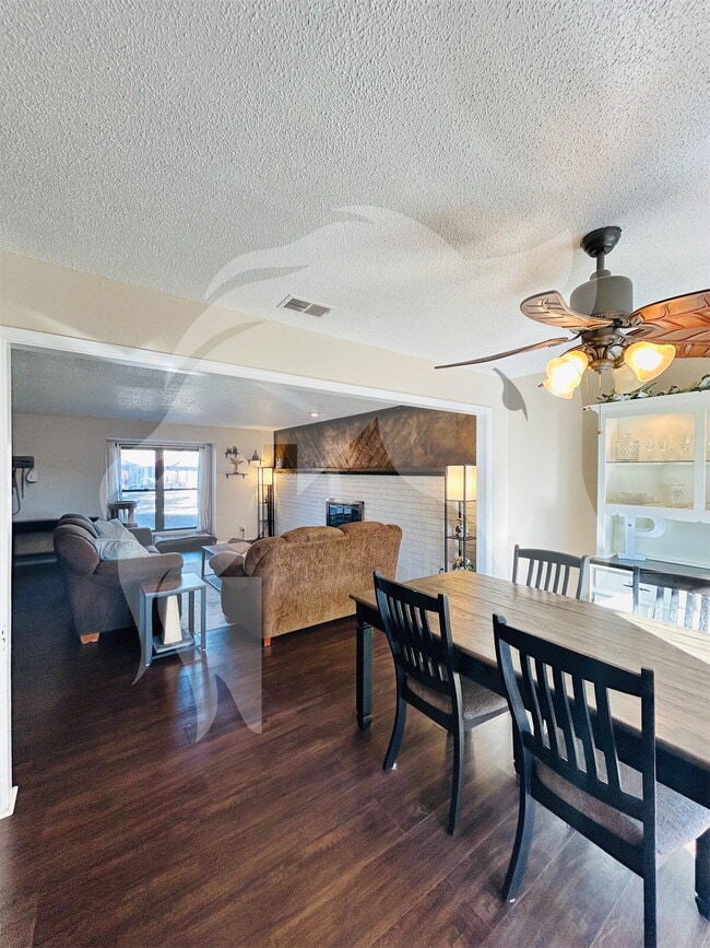 Building Photo - "Cozy Comfort Awaits: 3-Bedroom Home with Fireplace on Twilight Ave, Enid, OK!"