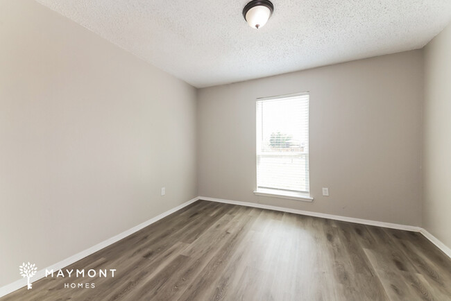 Building Photo - 4-Bedroom Home in Oak Point, TX