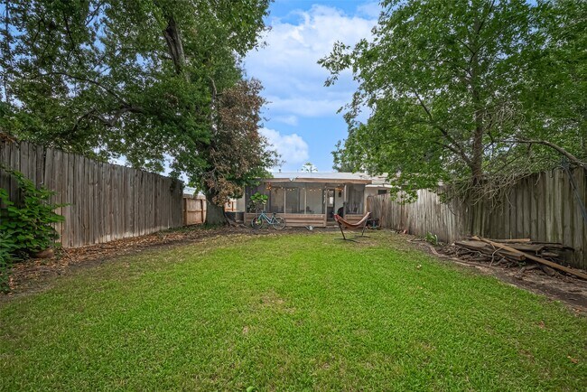 Building Photo - 4304 Sherwood Ln