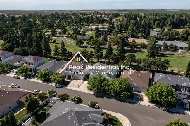 Building Photo - Spacious Stockton 5bd/3ba back up to Elkhorn Golf Club