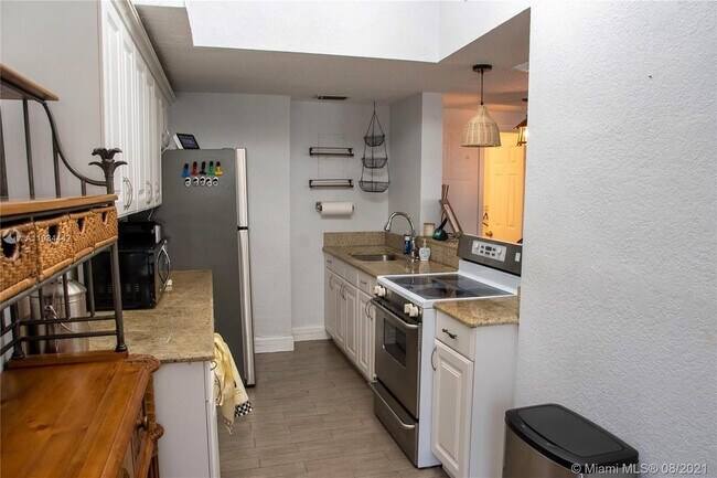 Building Photo - 1501 NW 7th Terrace