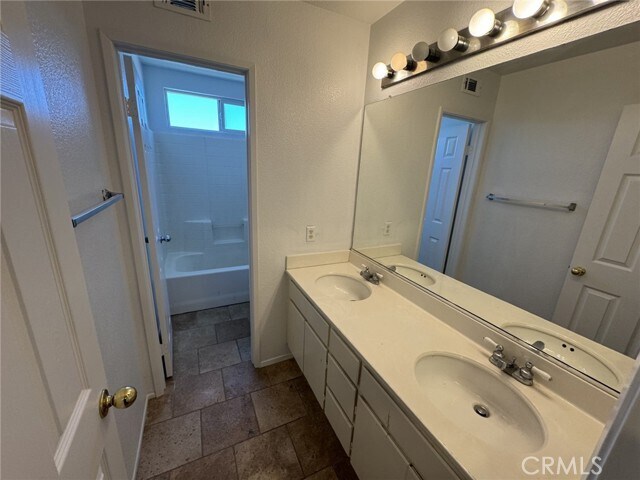 Building Photo - 13858 Buckskin Trail Dr