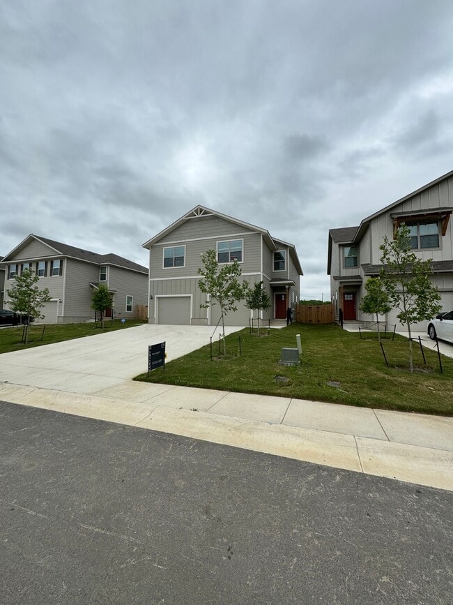 Building Photo - NEW CONSTRUCTION IN GATED COMMUNITY!!! BUI...