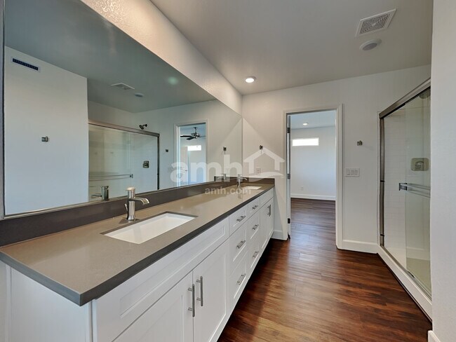 Building Photo - 4816 Blushing Star St