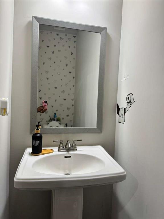 Building Photo - 2215 Manor Pointe Dr