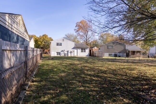Building Photo - Spacious Split-Level Comfort & Modern Style in Columbus!