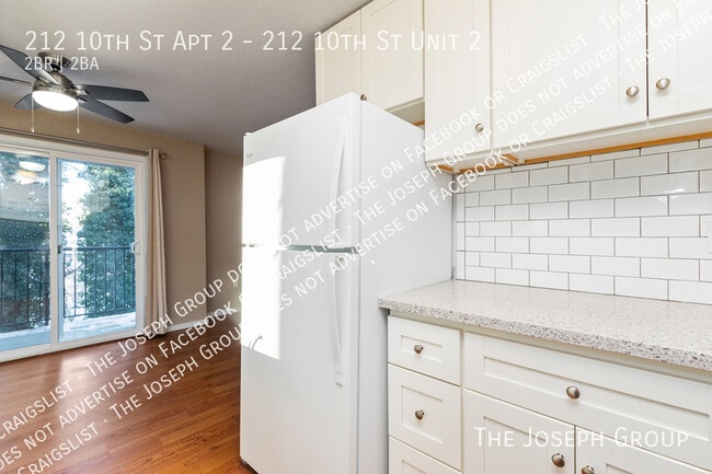 Building Photo - 212 10th St