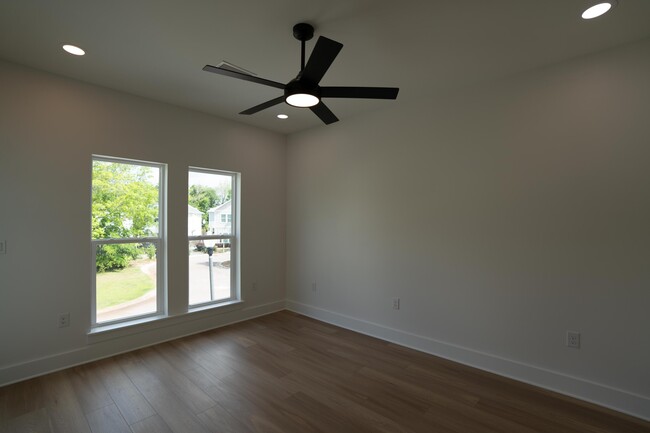 Building Photo - 92 Rearden Wy