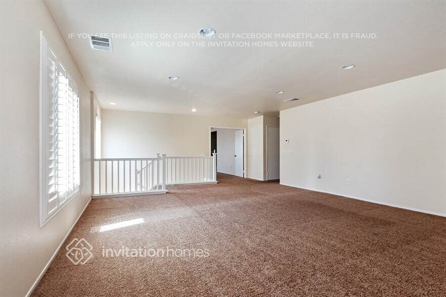 Building Photo - 2533 Carolyn Dr