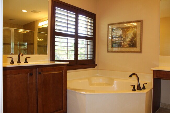 Building Photo - 7896 Picklewood Park Dr