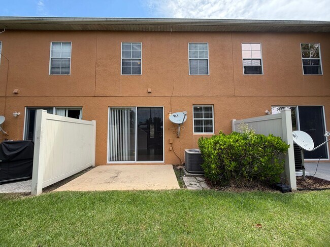 Building Photo - 9434 Silver Buttonwood St
