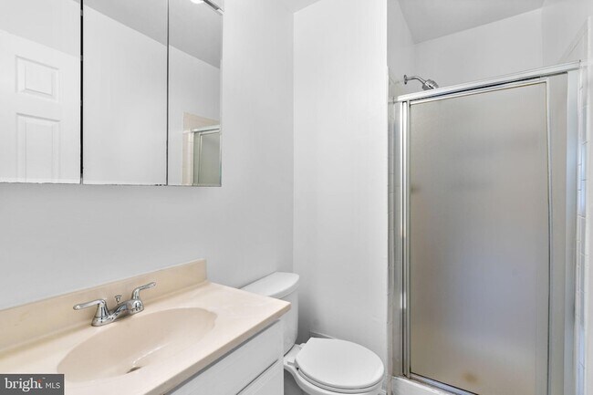 Building Photo - 314 Woodleaf Ct