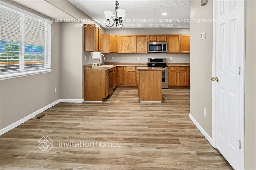 Building Photo - 7395 Middle Bay Way