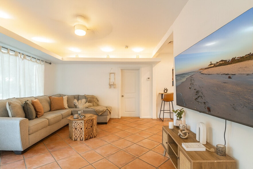 Building Photo - 1516 SW 8th Ave