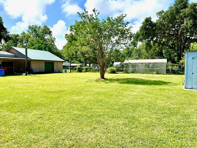 Building Photo - Beautiful Sunsets! Close to Historic District, Shopping & Beaches!