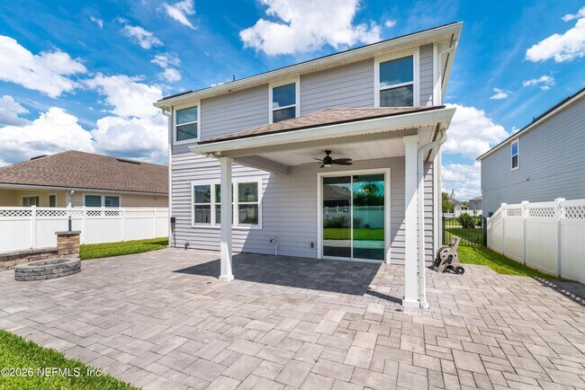 Building Photo - 235 Silverleaf Village Dr