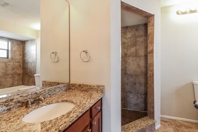 Building Photo - 9310 Tamworth Ln