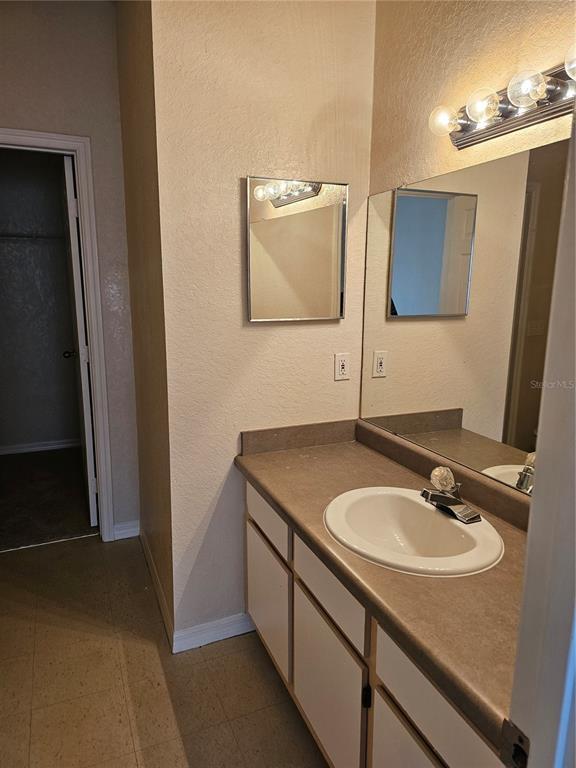 Building Photo - 5979 Westgate Dr