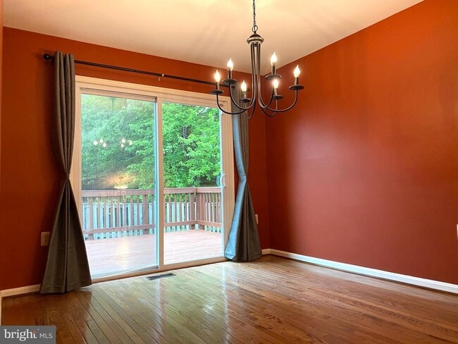 Building Photo - 7684 Green Garland Dr