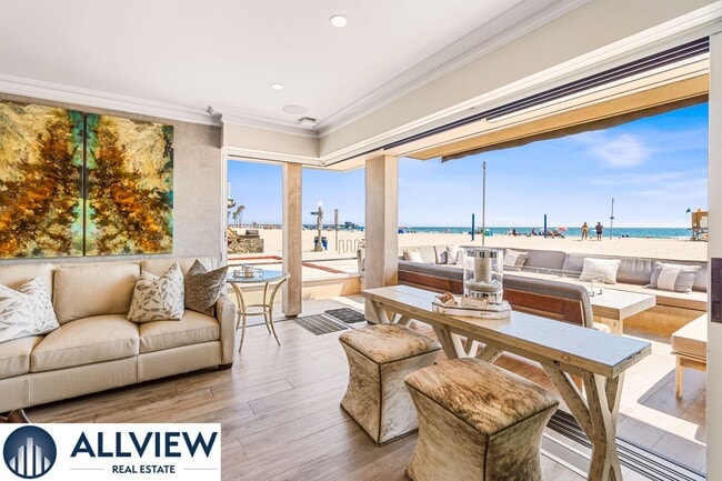 Building Photo - Stunning Beach House located on Newport Be...