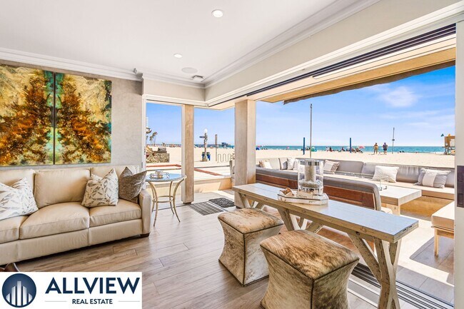 Building Photo - Stunning Beach House located on Newport Beach Boardwalk- 30+ Day Rental!