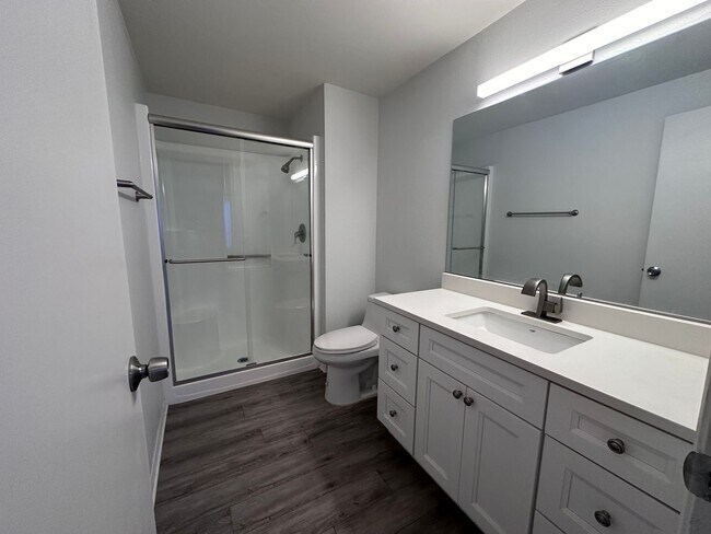 Building Photo - Cozy 2 bdrm 2 bath Condo in Vancouver, WA