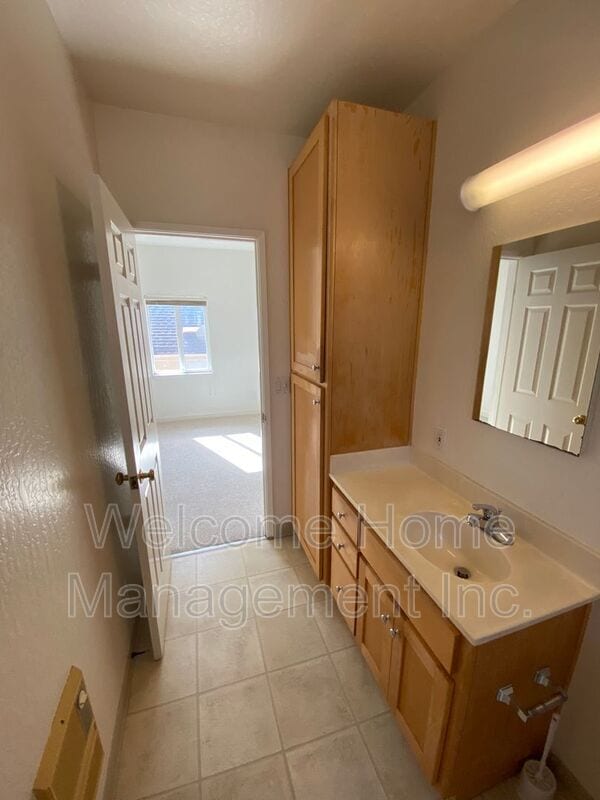 Building Photo - 1426 Henry St