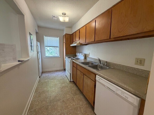 Building Photo - 2510 Avent Ferry Rd