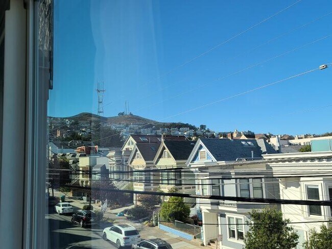 Building Photo - 2 bedroom in San Francisco CA 94114