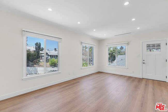 Building Photo - 1810 Santa Ynez St