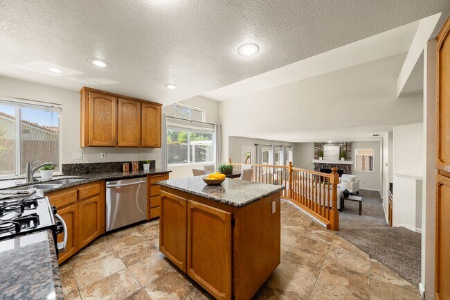 Building Photo - 1451 Lorimer Way